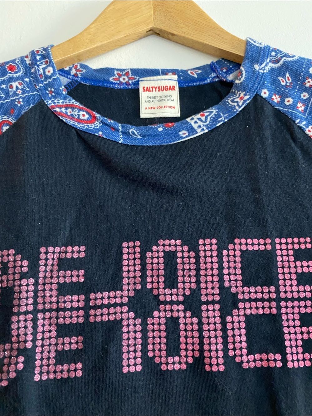 🎀3 for $19 ✨ Rejoice Graphic Raglan Tee - Picture 2 of 6
